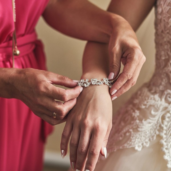 Mother of the Bride Duties on the Wedding Day