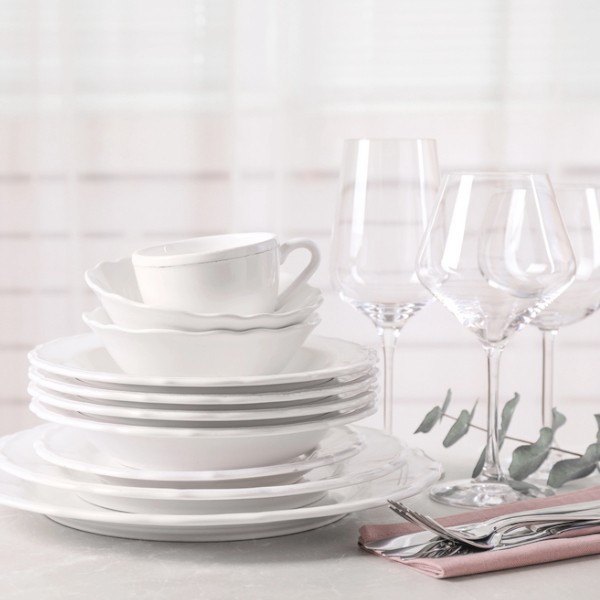 Dining & Entertainment