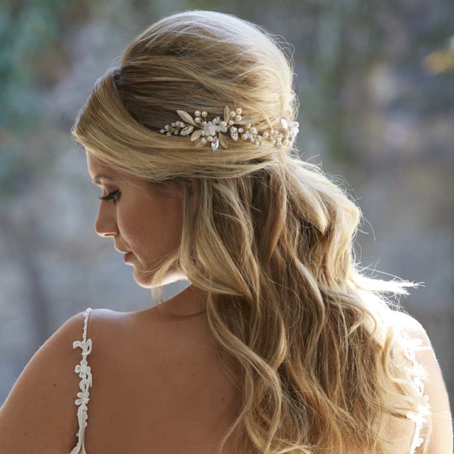 Adornos de cabelo deslumbrantes para penteados de noiva com metade do cabelo preso e metade solto