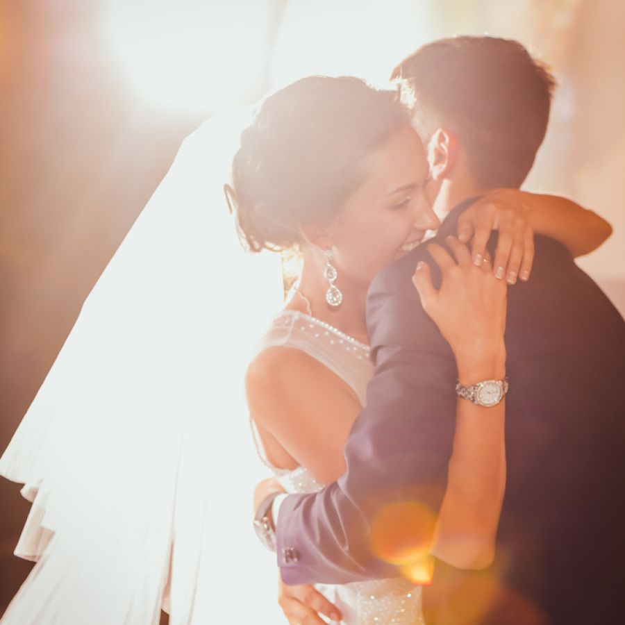 Choosing The Song For Your First Dance