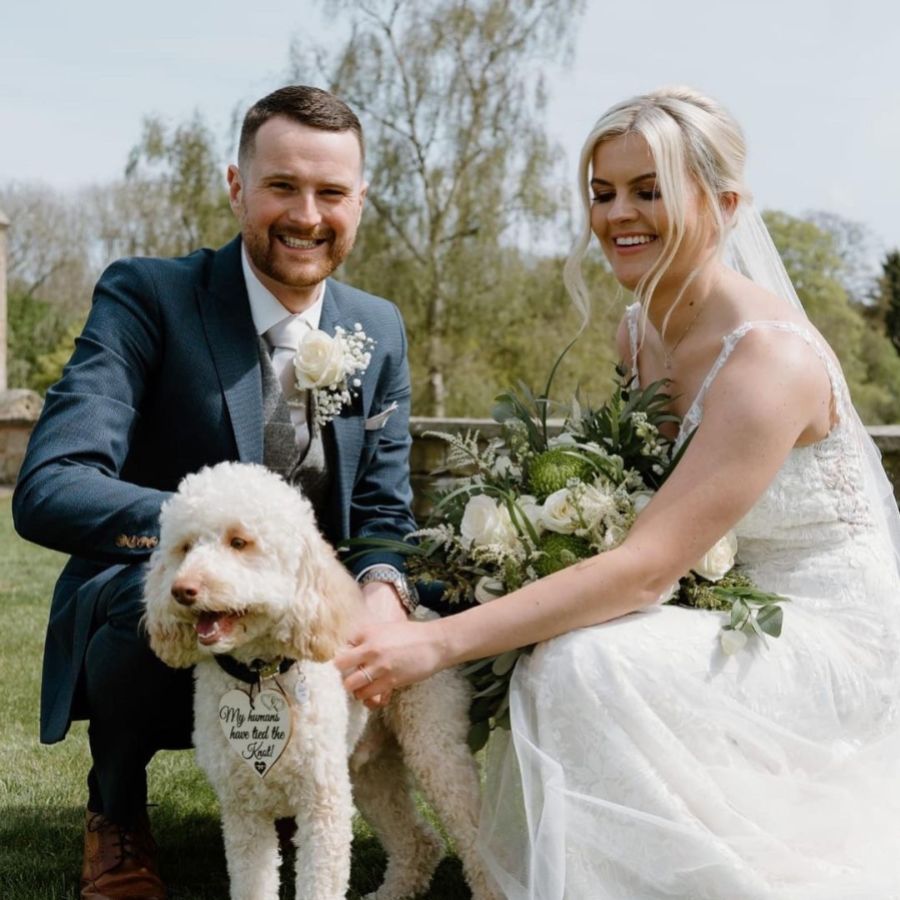 Echte Braut - Lauren trägt Clara Blockabsätze