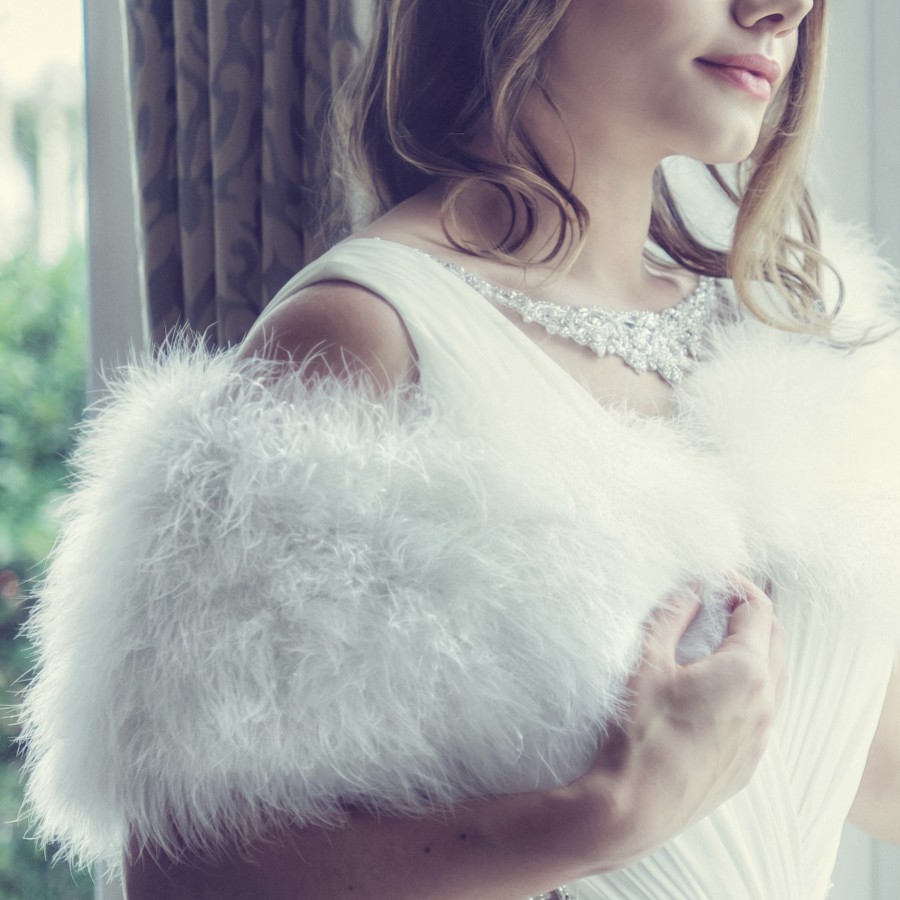 Guía para novias: prendas de abrigo para bodas en invierno