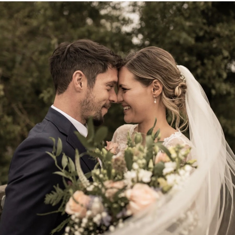 Noiva real - Leanne com o véu S196, a pulseira Miliana e os brincos Starlight