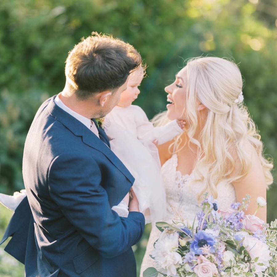 Novia real: Lauren luce una horquilla de Nieve