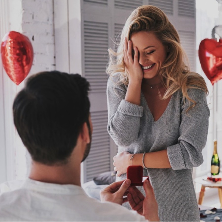 O amor supera tudo - Quatro pedidos de casamento em casa feitos por casais em isolamento