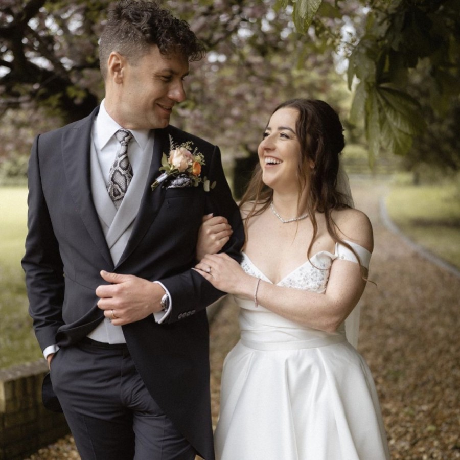 Real Bride - Rosie wearing PBV9053 veil