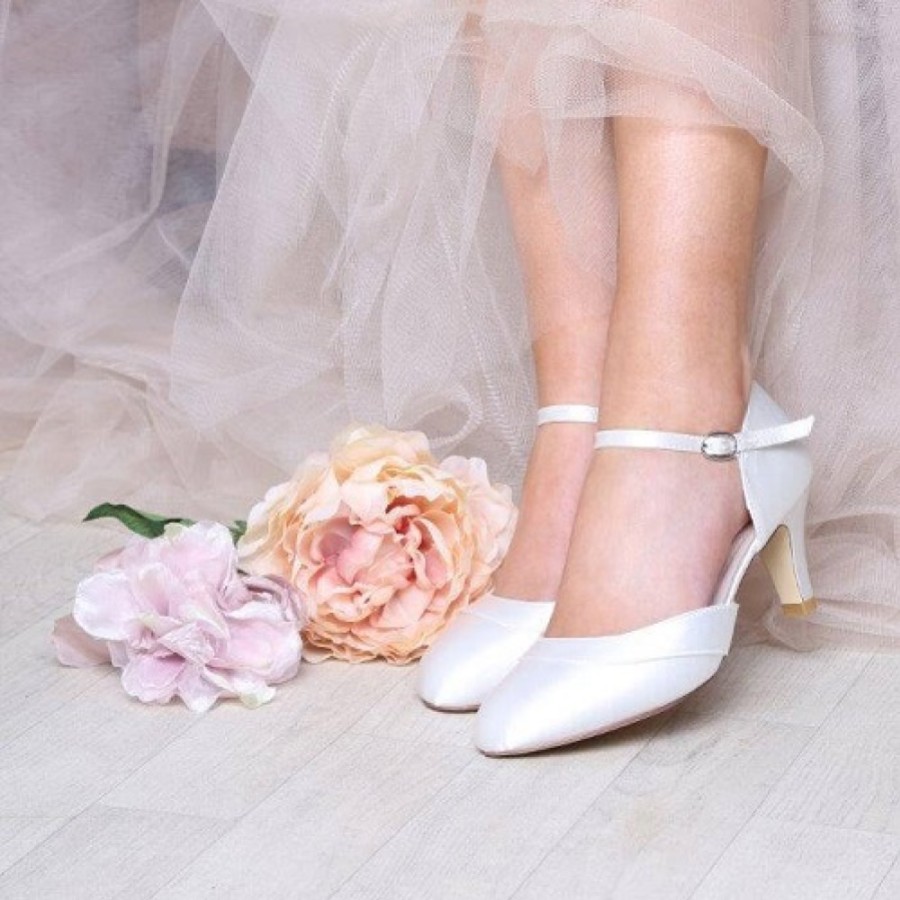 Sapatos de casamento de largura larga que vais adorar