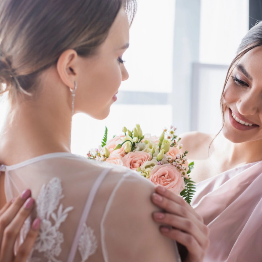 The Essential Maid of Honor Duties Checklist
