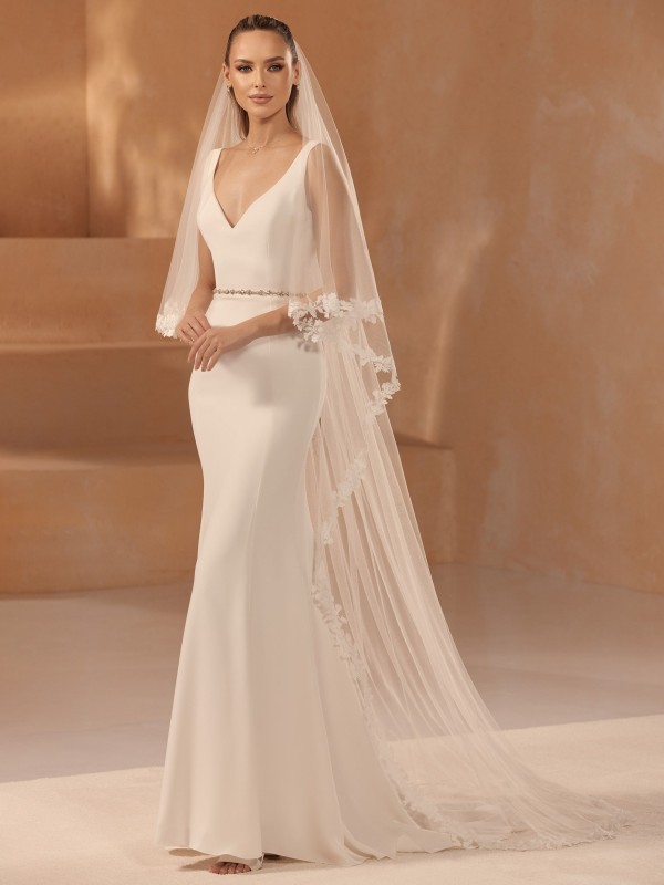 Bianco Ivory Two Tier Lace Edge Chapel Length Veil S455