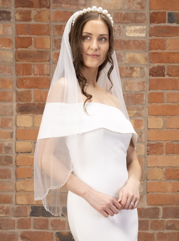 Perfect Bridal Ivory Single Tier Scalloped Pearl Edge Short Veil