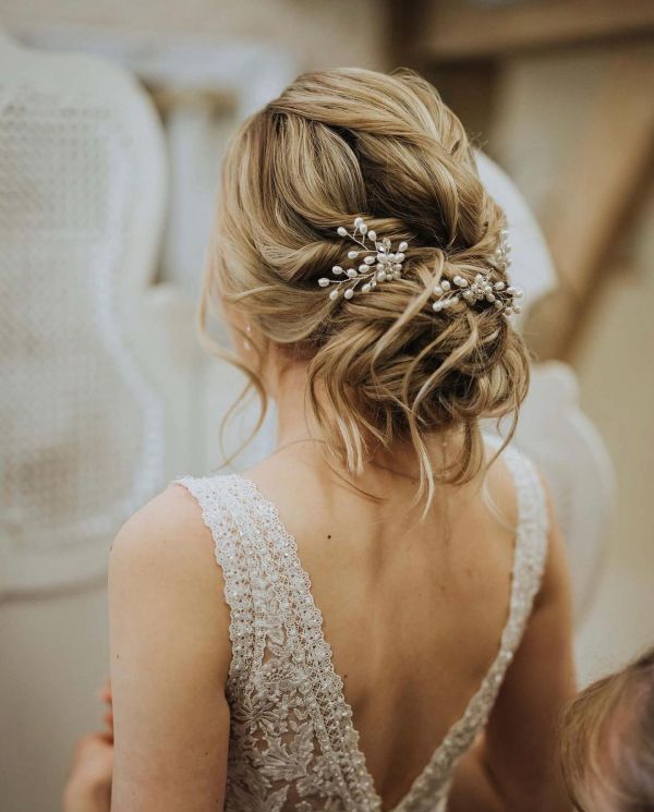 Real Bride Beth wearing S342 veil