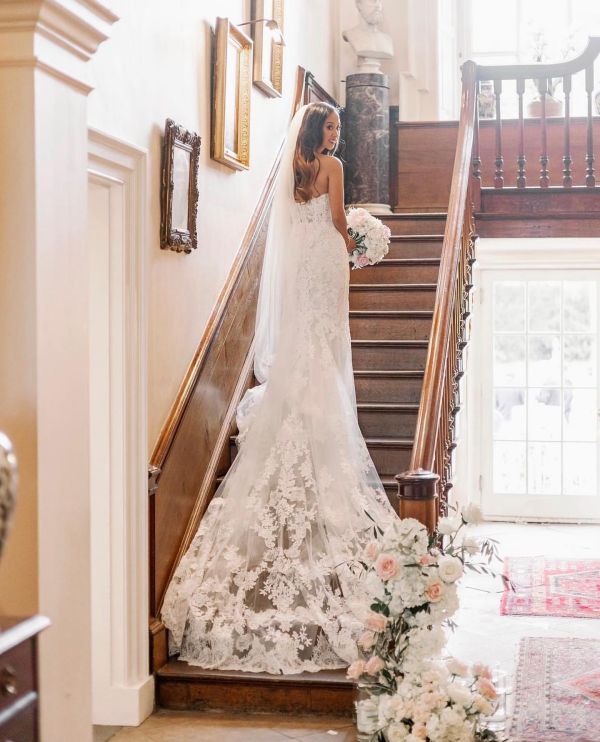 Real bride Christy wearing S227 veil