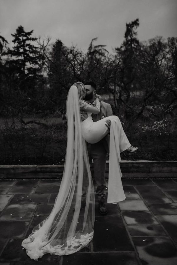 Real Bride Georgie wearing Elouise hair comb