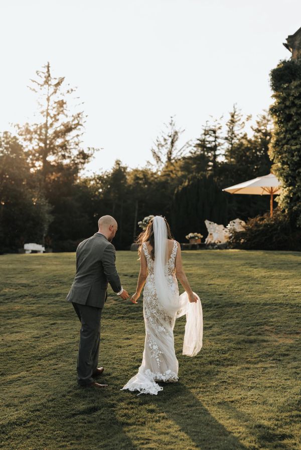 Real Bride Kerry wearing S226 veil