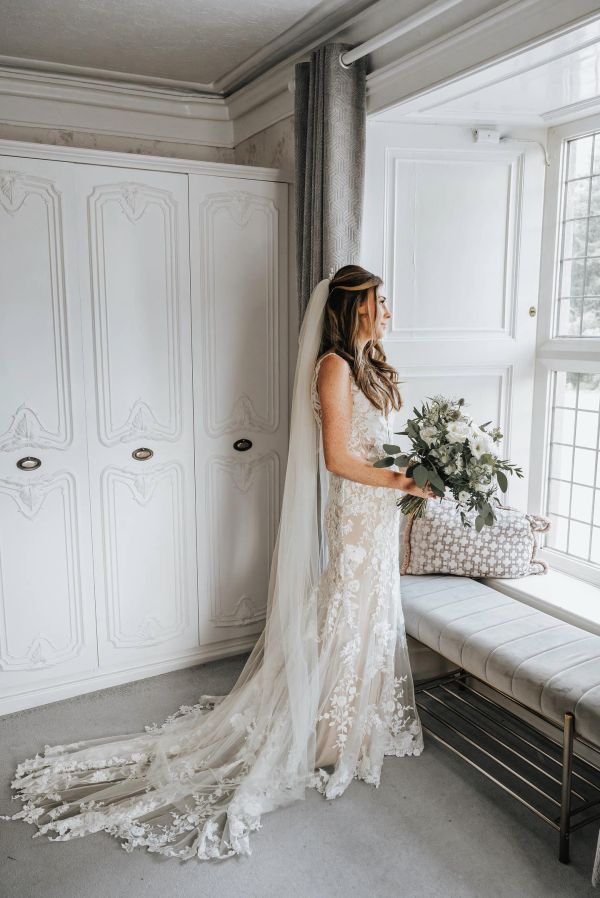 Real Bride Kerry wearing S226 veil