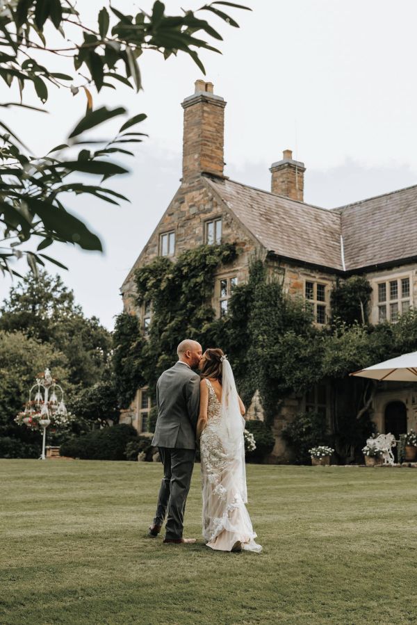 Real Bride Kerry wearing S226 veil