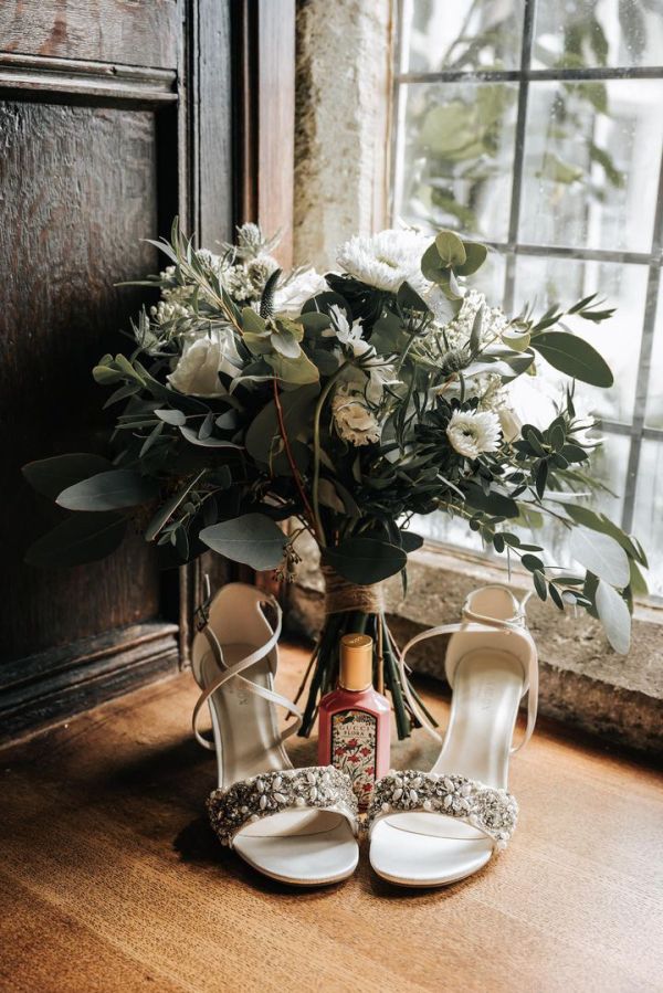 Real Bride Kerry wearing S226 veil