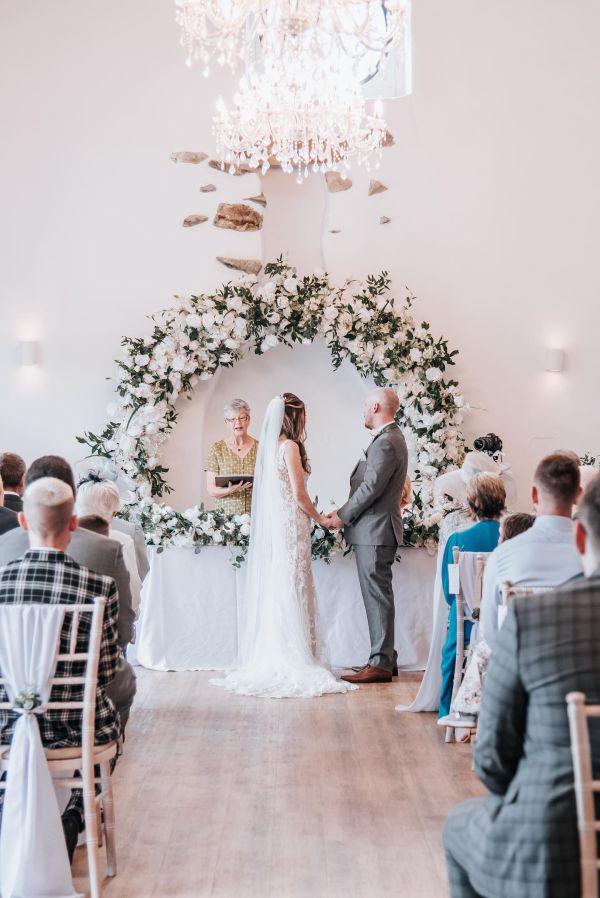 Real Bride Kerry wearing S226 veil
