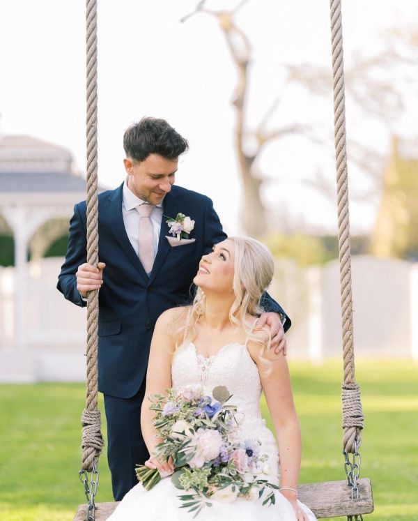 Lauren wearing Nieve hair comb