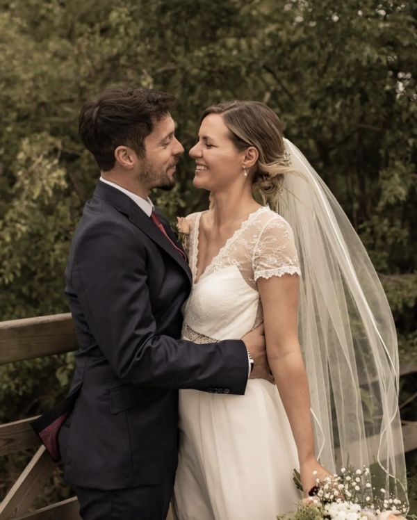 Leanne wearing S196 veil, Starlight earrings & Miliana bracelet