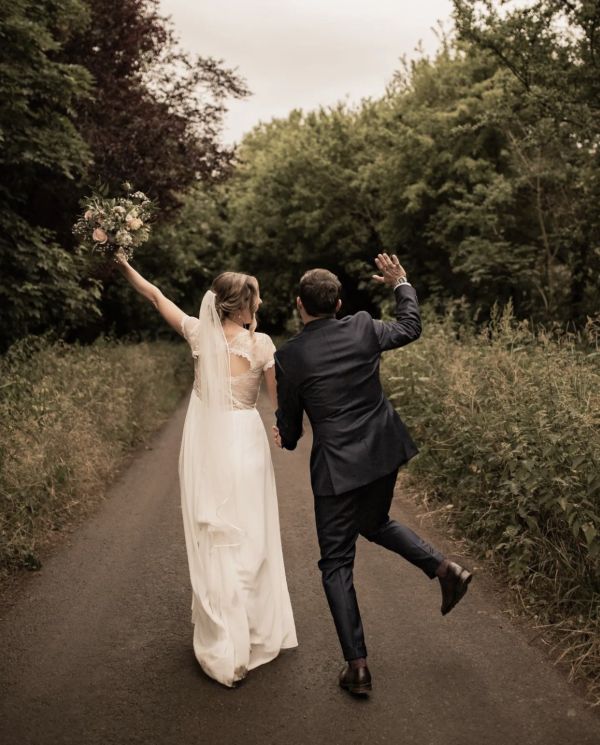 Leanne wearing S196 veil, Starlight earrings & Miliana bracelet