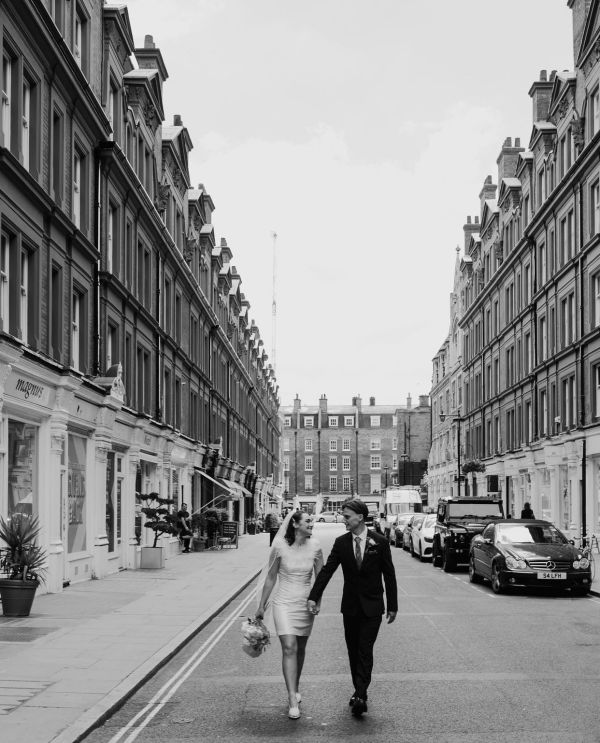 Real Bride Lorren wearing S196 veil