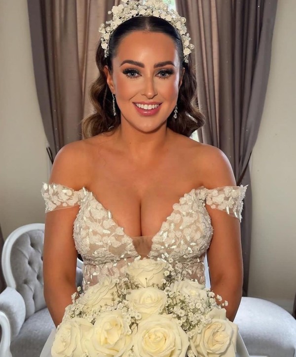 Mrs Halford wearing AR717