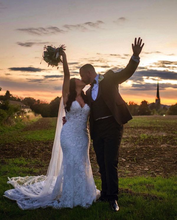 Real Bride Zoe wearing S161