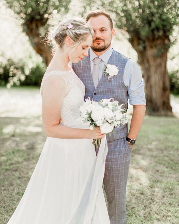 Real Bride Hollie Image 2