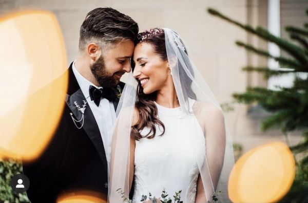 Real Bride Lauren wearing Aurora comb