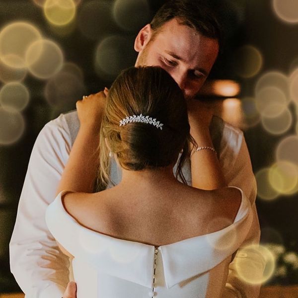 Real Bride Sophia wearing Rapture comb