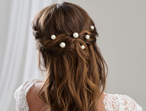 Descubre los accesorios para el cabello de « Arianna » en Lace & Favour