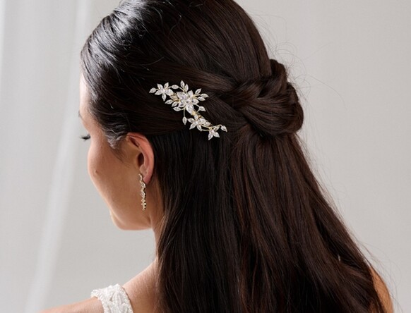 Beautiful Hair Accessories For Beautiful Bridesmaids