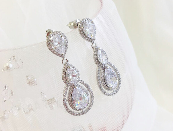 Brincos de baile em prata brilhante da Lace & Favour