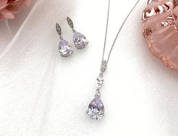 Sparkle and Shine with our Prom Jewellery Sets