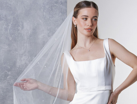 Beautiful Rainbow Club Veils for an Elegant Bridal Finish