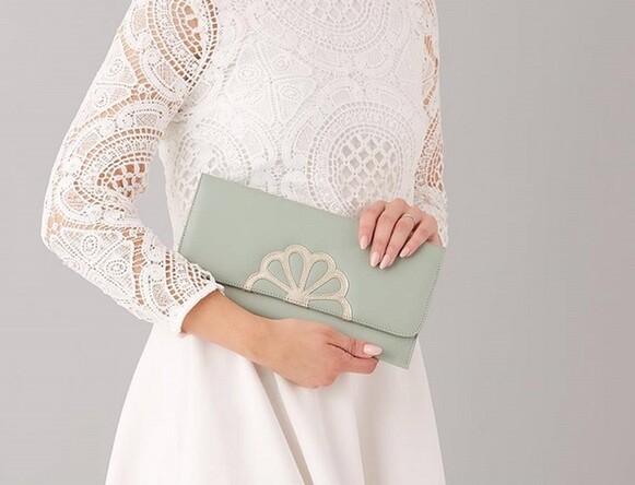 Consigue el mismo look por menos dinero con los accesorios en oferta de Lace & Favour