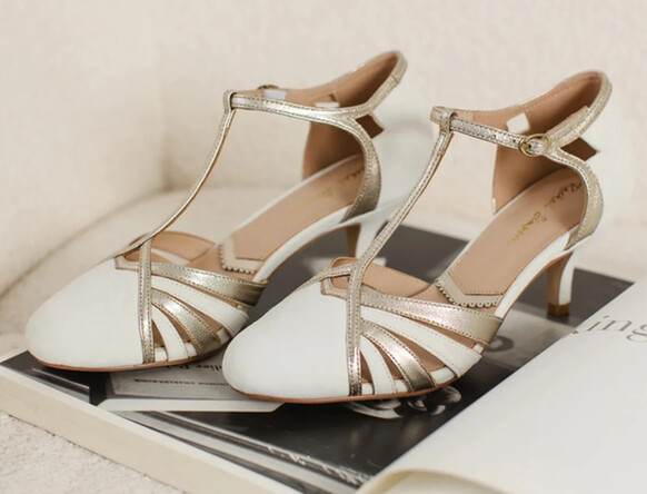 Elegante Schuhe für die Mutter der Braut