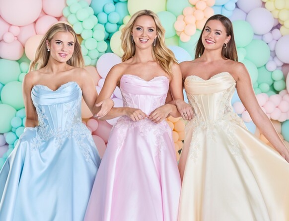 Przyciągnij wzrok dzięki naszym designerskim sukienkom na bal maturalny