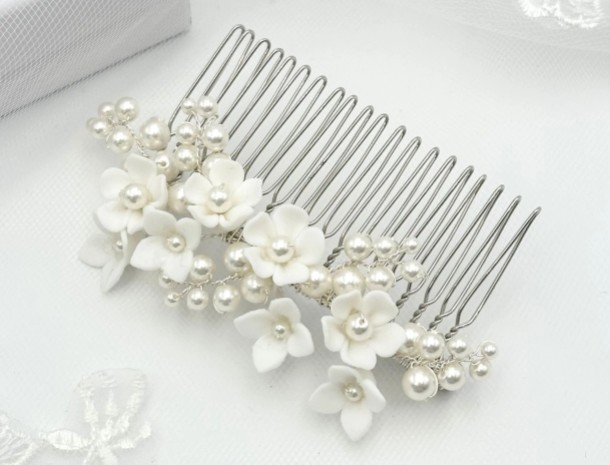 Bellissimi accessori per bambine in fiore