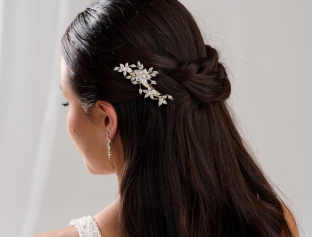 Acessórios de cabelo lindos para damas de honra lindas