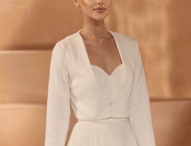 Rimanete al caldo con i maglioni e i cardigan da sposa