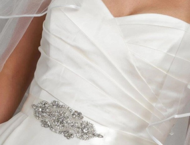Dê um belo toque final com os cintos d Perfect Bridal 