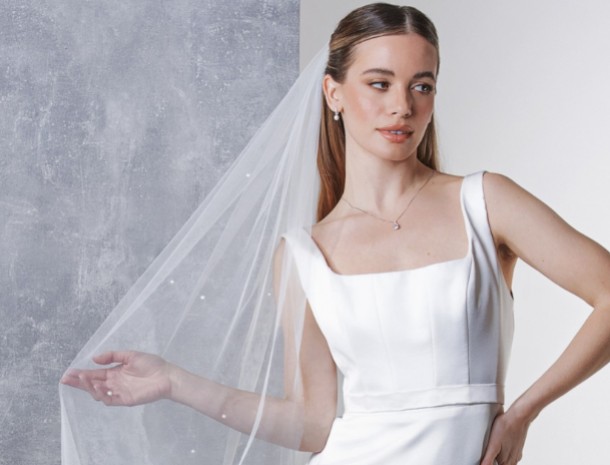 Beautiful Rainbow Club Veils for an Elegant Bridal Finish