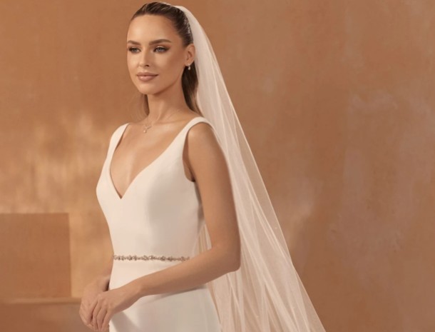 Keep It Simple & Stunning With A Single Tier Veil
