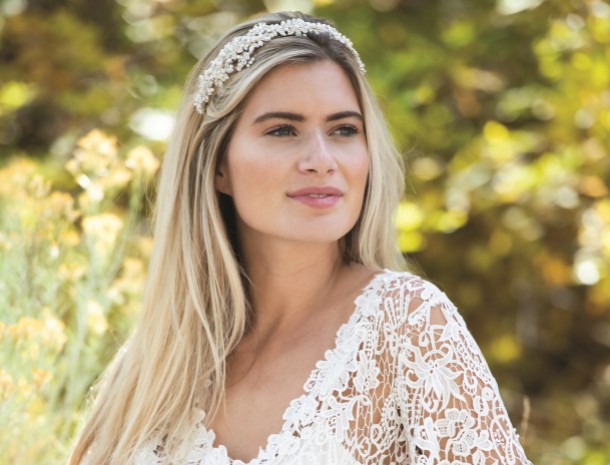 Apaixone-se pelas nossas tiaras laterais para casamento