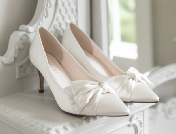 Zapatos de salón elegantes para boda
