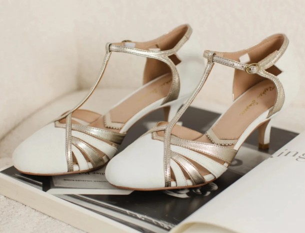 Zapatos elegantes para la madre de la novia
