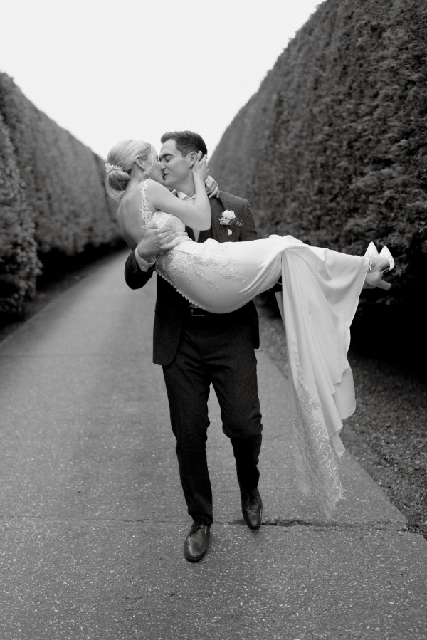 Photo of Anemone Ivory Porcelain Flowers and Pearl Wedding Hair Comb (Silver) uploaded by B on 25th April 2024