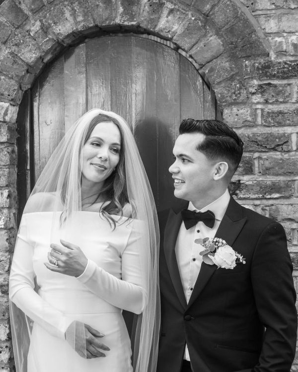 Photo of Bianco Ivory Plain Single Tier Cathedral Veil with Cut Edge S261 uploaded by B on 21st October 2021